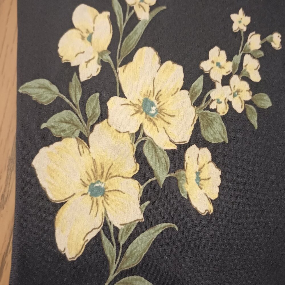 Kaileigh Size 1X Navy and Yellow Floral Cropped Wide Leg Jumpsuit - Picture 9 of 16